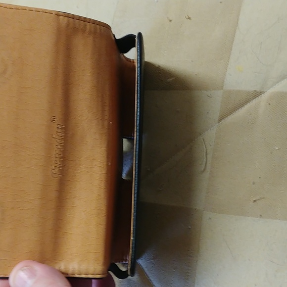 Pier cedar cell phone case - Picture 3 of 4